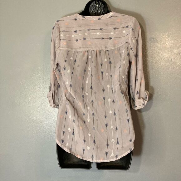 Maurices sheer gray/purple arrow design blouse - Picture 5 of 6